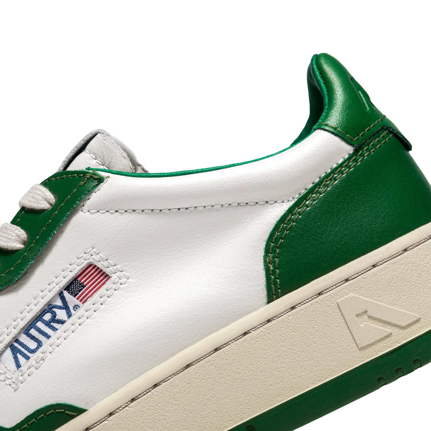 Medalist Low Sneakers in Two-Tone Leather - INVINCIBLE