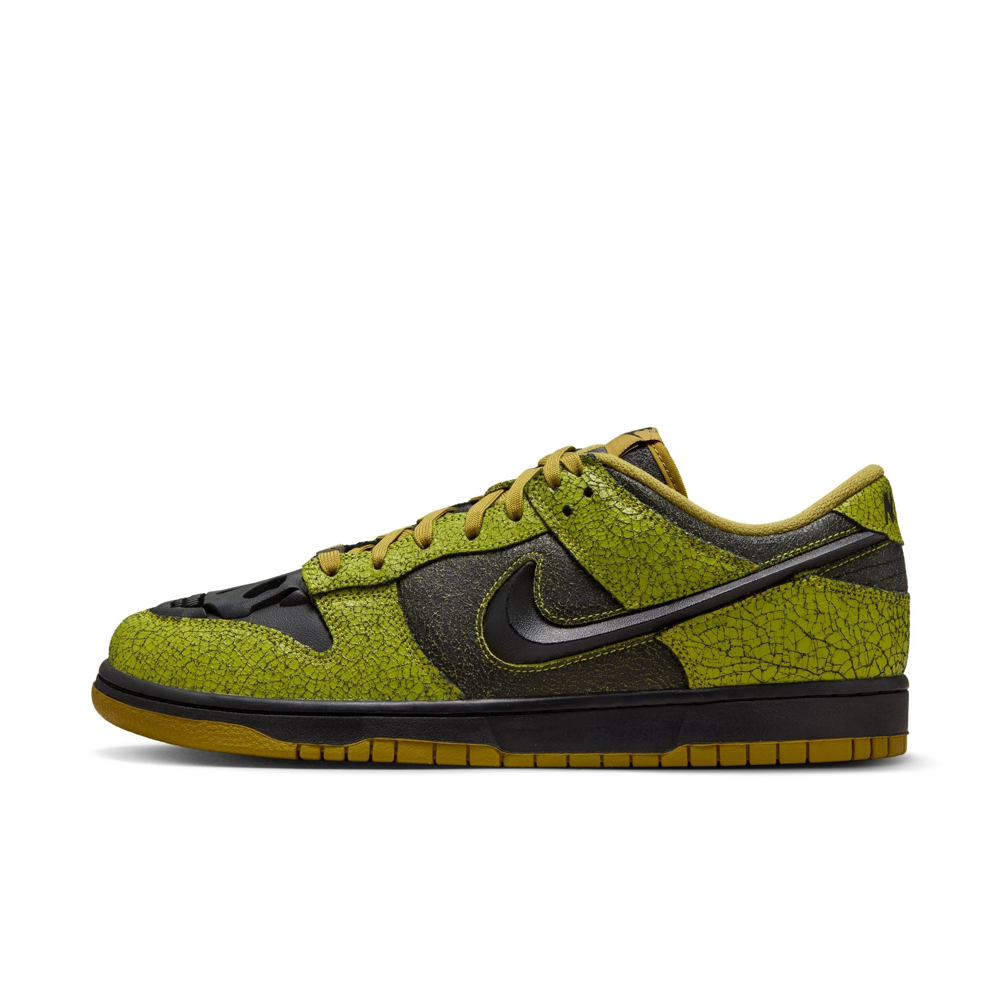 Nike sb dunk low camo green hot sale