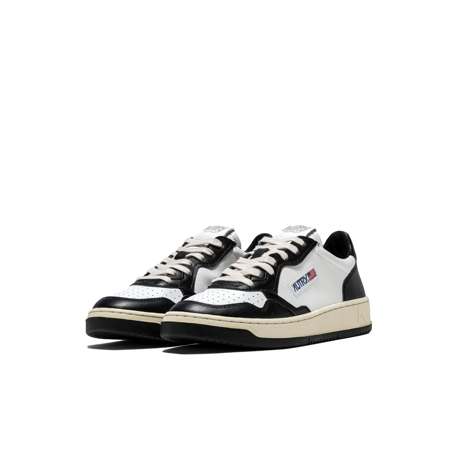 Medalist Low Sneakers in Two-Tone Leather - INVINCIBLE
