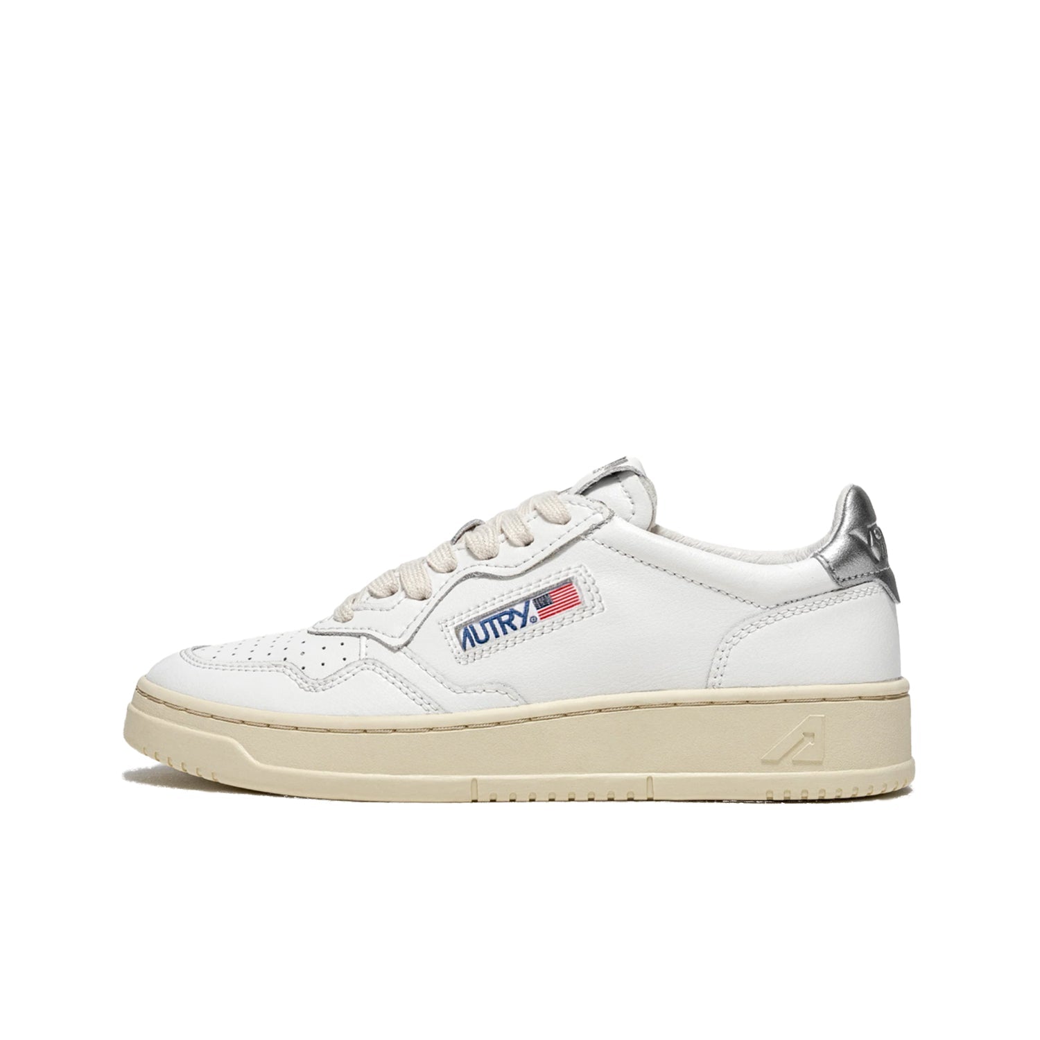 Medalist Low Sneakers in Leather - INVINCIBLE